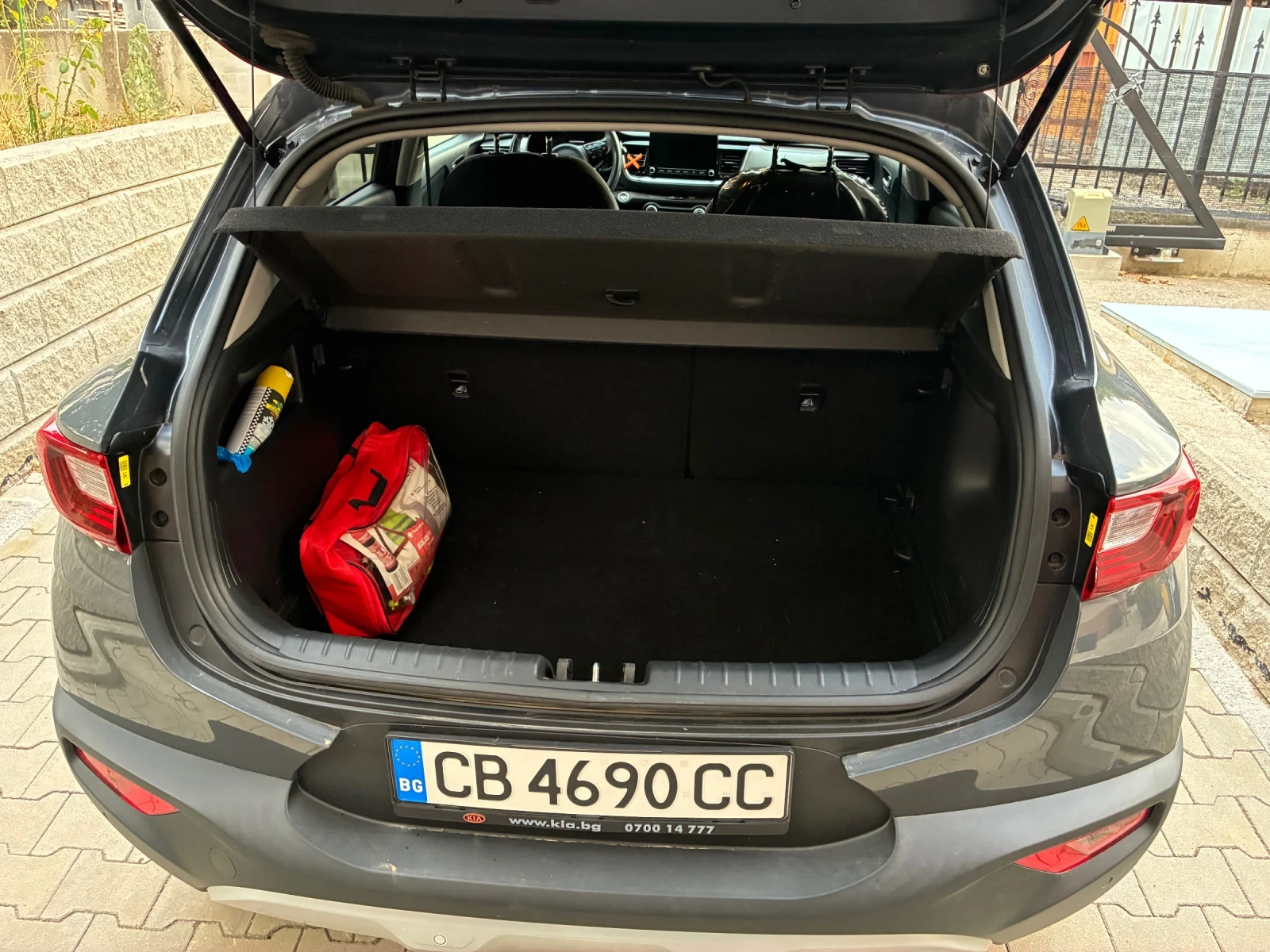 Kia Stonic, снимка 10 - Автомобили и джипове - 55904557
