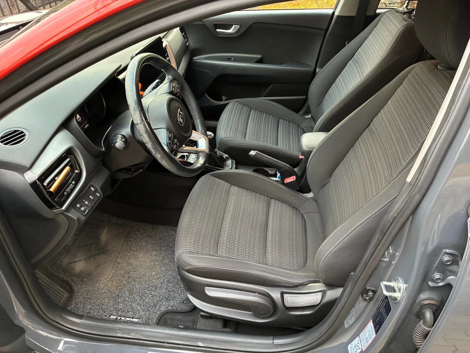 Kia Stonic, снимка 5 - Автомобили и джипове - 55904557