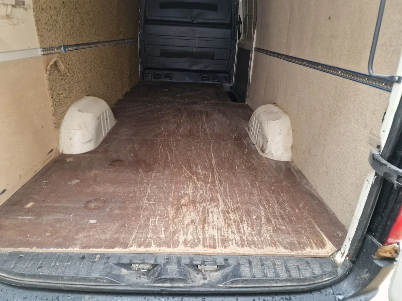 VW Crafter 2.5тди клима макси, снимка 8 - Бусове и автобуси - 53005335