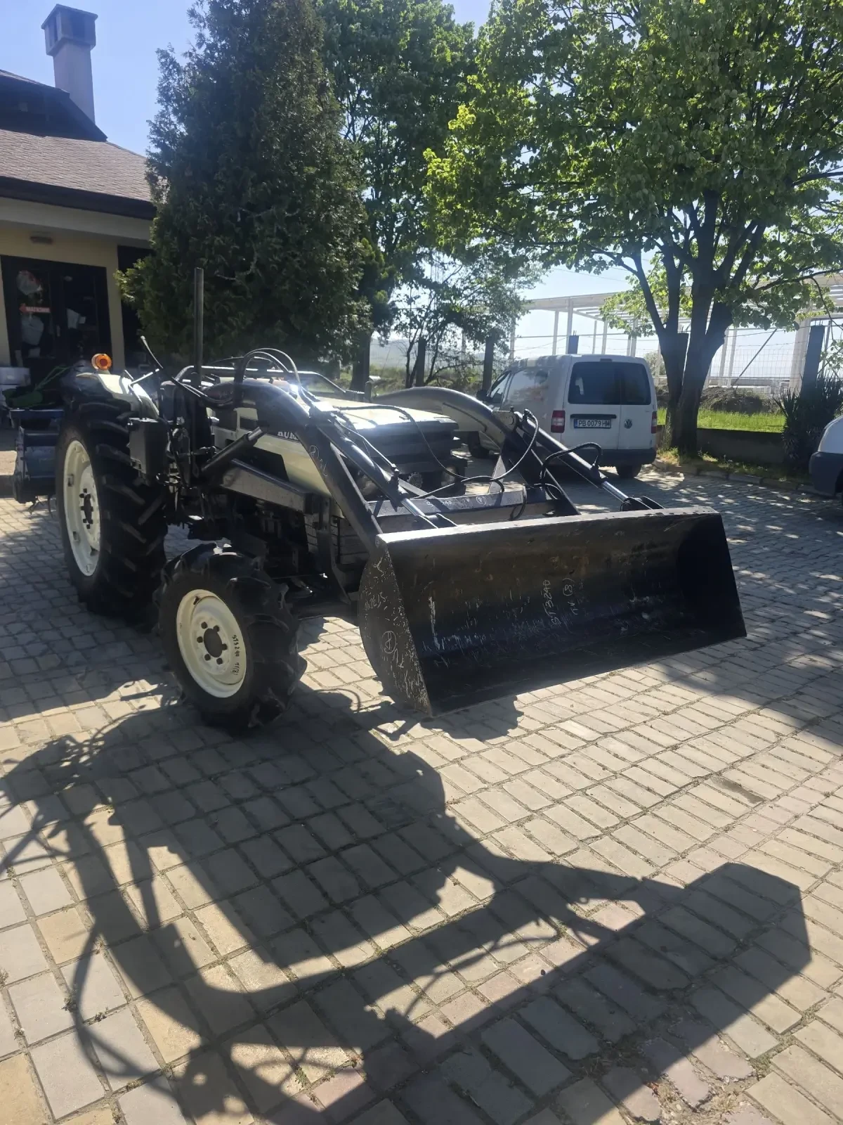 Трактор Mitsubishi 3240, снимка 2 - Селскостопанска техника - 54333684