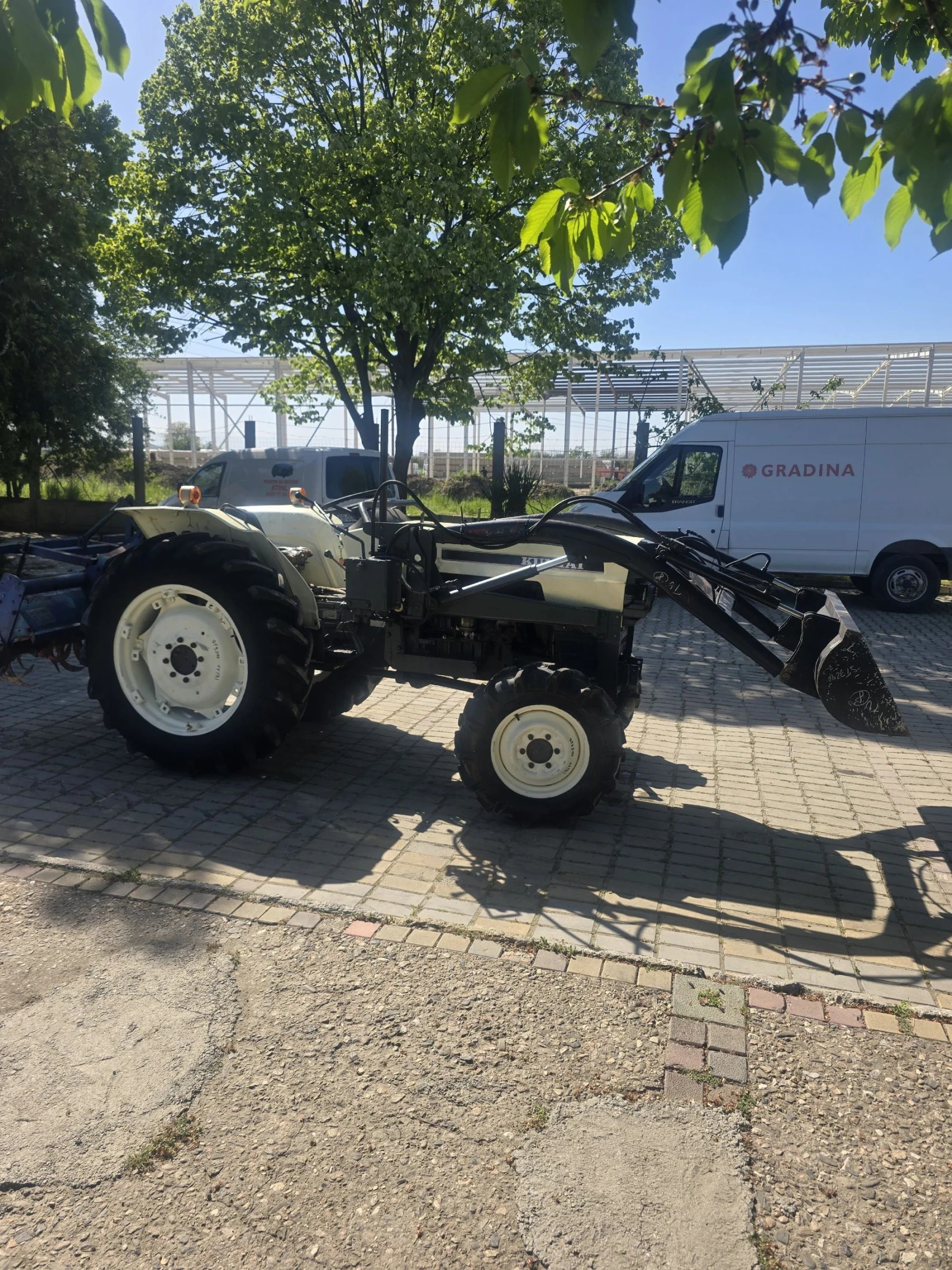 Трактор Mitsubishi 3240, снимка 3 - Селскостопанска техника - 54333684