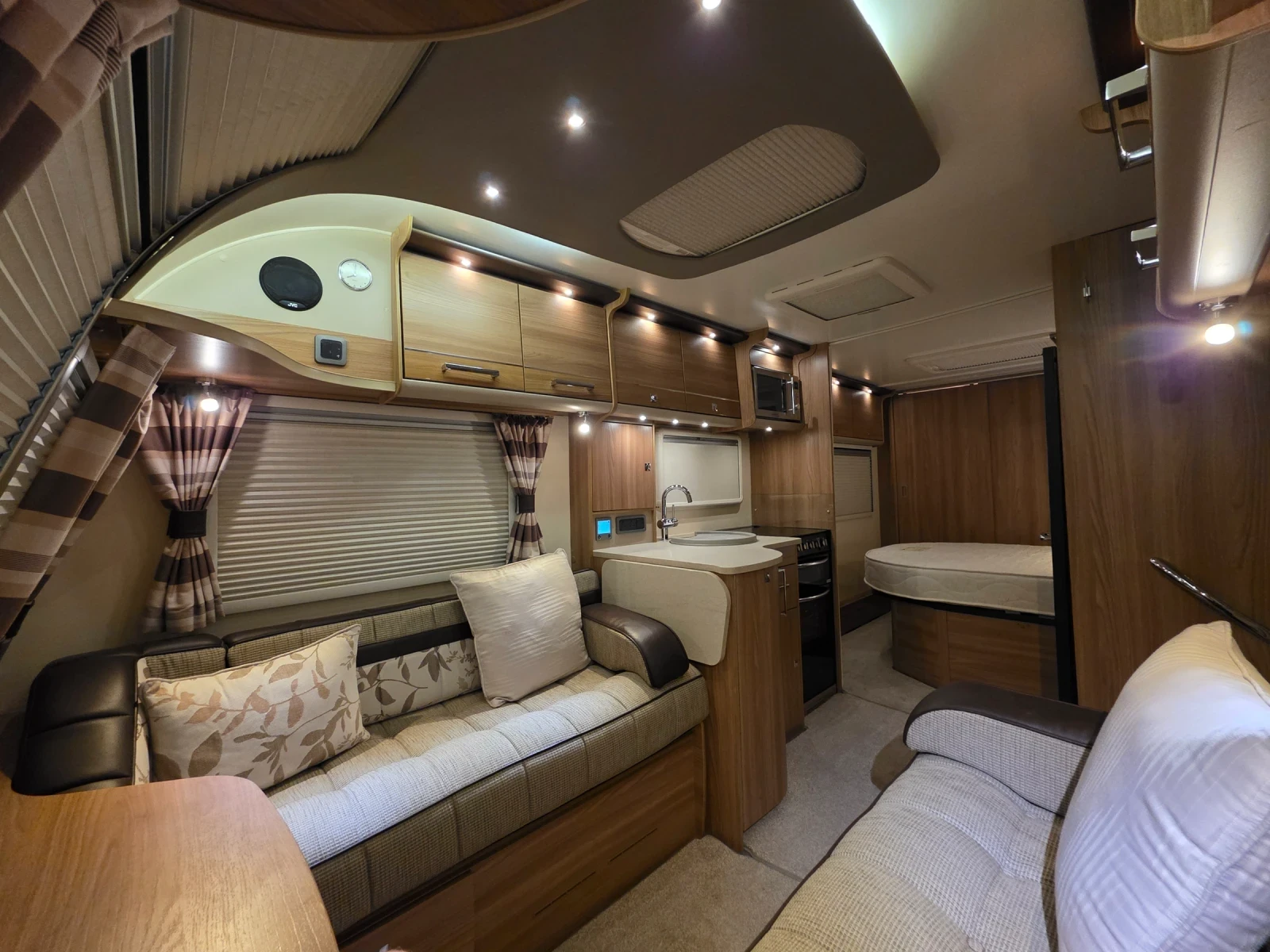 Каравана Bailey UNICORN VIGO, снимка 16 - Каравани и кемпери - 55589563