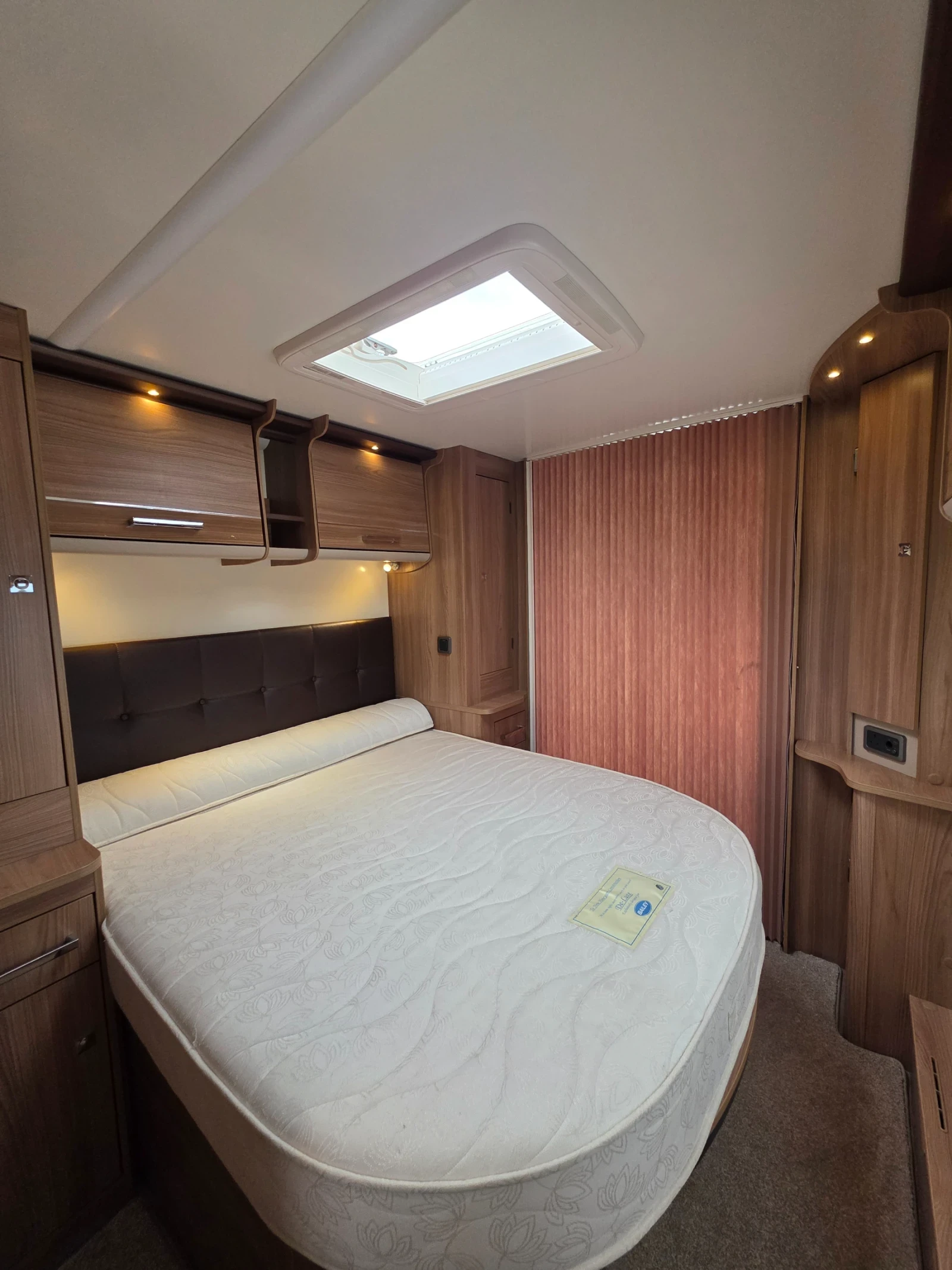 Каравана Bailey UNICORN VIGO, снимка 8 - Каравани и кемпери - 55589563