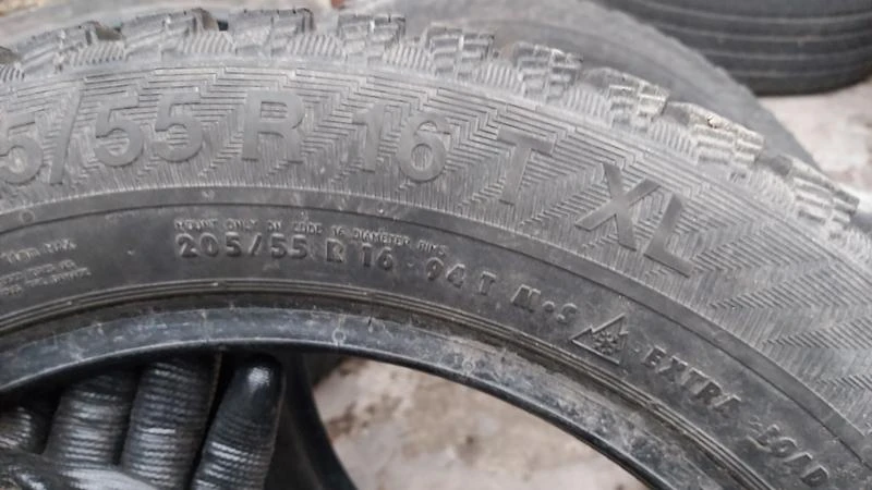 Гуми Зимни 205/55R16, снимка 8 - Гуми и джанти - 27726849