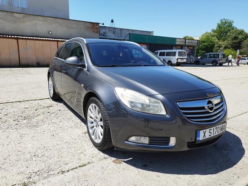 Opel Insignia, снимка 1 - Автомобили и джипове - 47383786