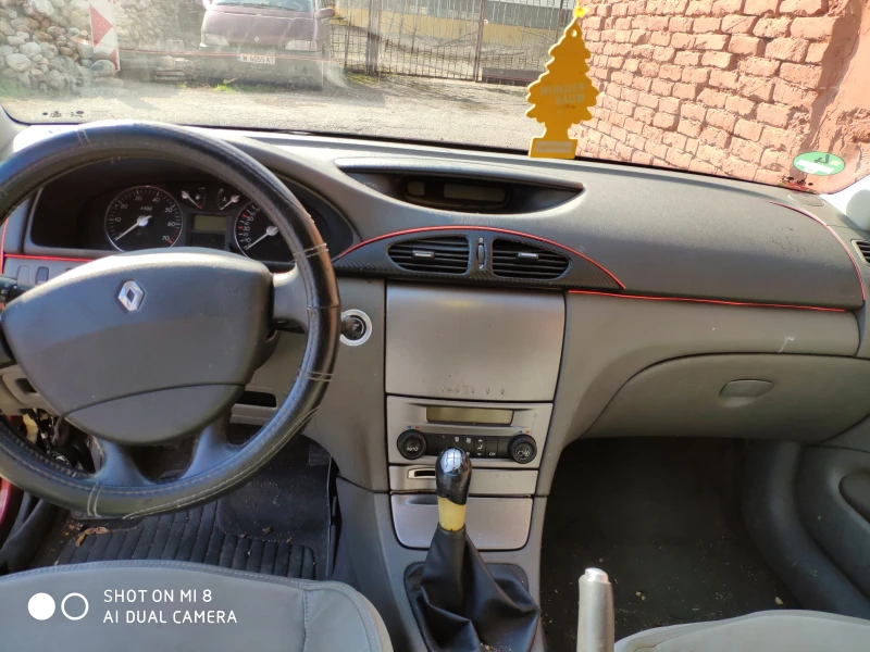 Renault Laguna 1.6i, снимка 4 - Автомобили и джипове - 47139812