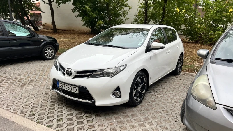 Toyota Auris 1.4D, снимка 2 - Автомобили и джипове - 48729475