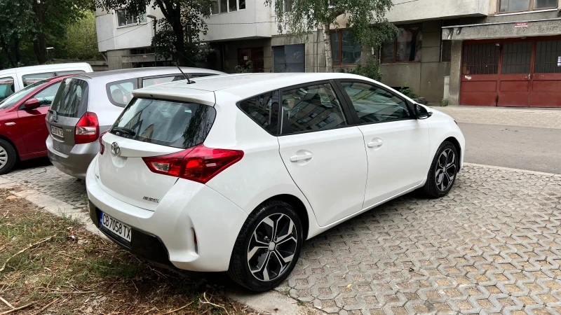 Toyota Auris 1.4D, снимка 3 - Автомобили и джипове - 47635257