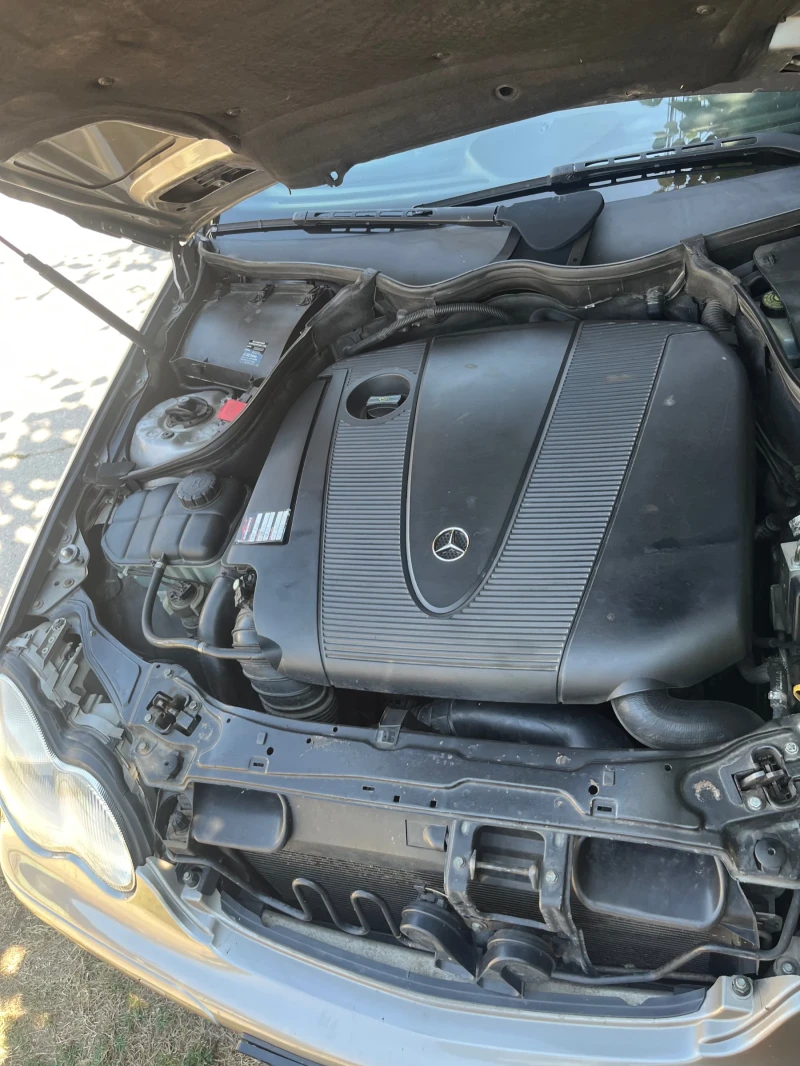 Mercedes-Benz C 220, снимка 8 - Автомобили и джипове - 52346188