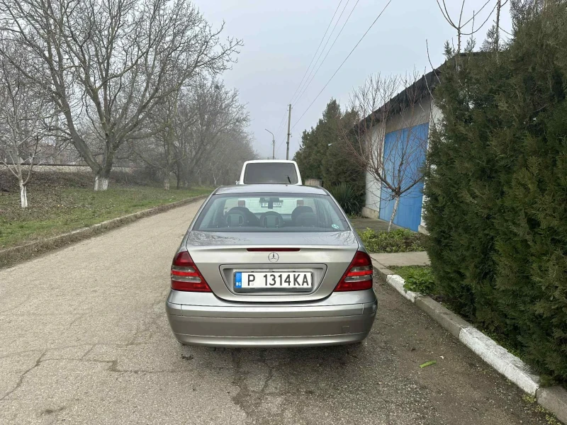 Mercedes-Benz C 220, снимка 8 - Автомобили и джипове - 52859033