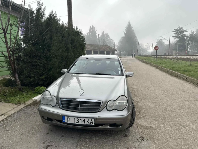Mercedes-Benz C 220, снимка 6 - Автомобили и джипове - 52859033