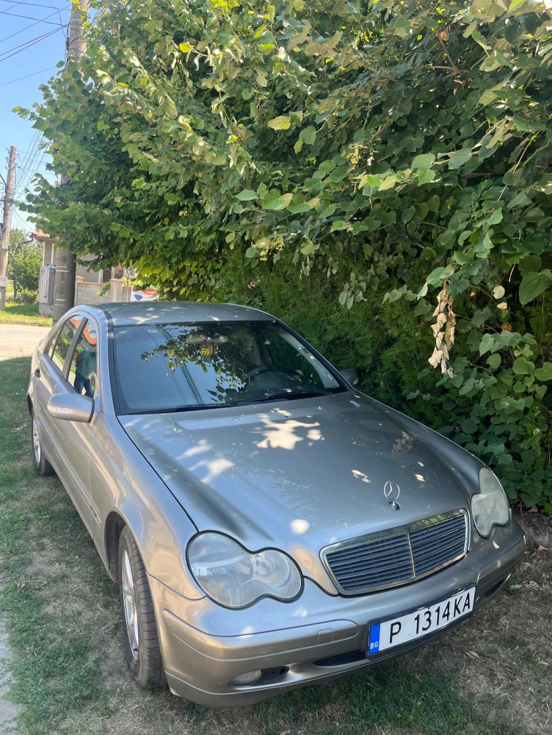 Mercedes-Benz C 220, снимка 3 - Автомобили и джипове - 52346188