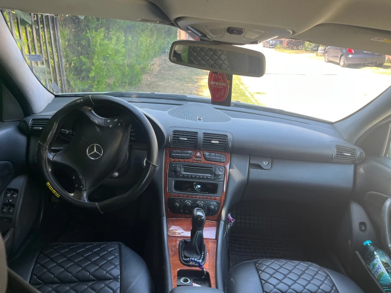 Mercedes-Benz C 220, снимка 6 - Автомобили и джипове - 52346188