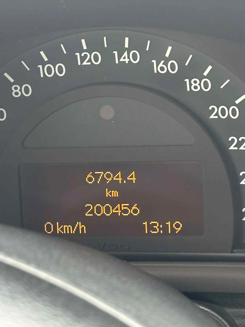 Mercedes-Benz C 220, снимка 2 - Автомобили и джипове - 52859033