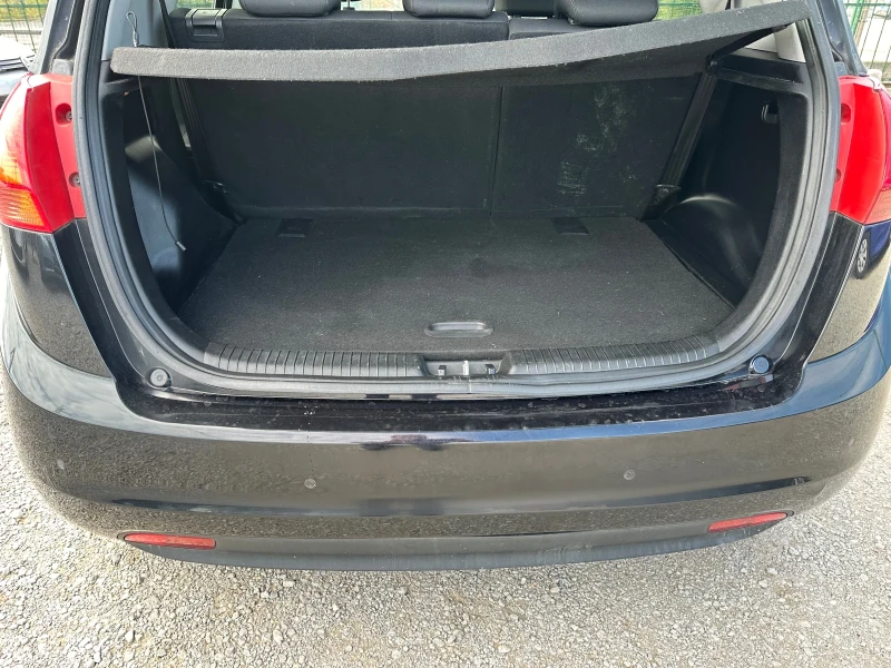 Kia Venga 1.6 i, снимка 11 - Автомобили и джипове - 51943169