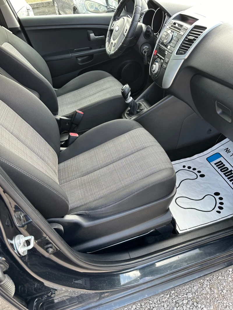 Kia Venga 1.6 i, снимка 13 - Автомобили и джипове - 51943169