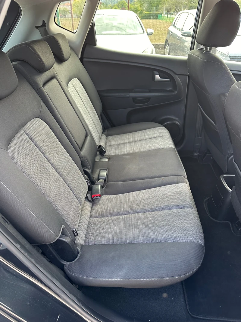 Kia Venga 1.6 i, снимка 12 - Автомобили и джипове - 51943169