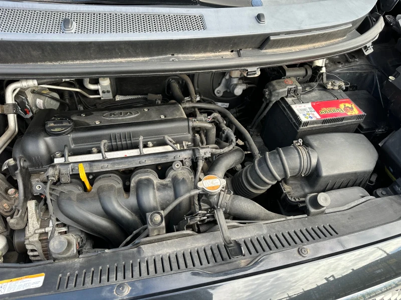 Kia Venga 1.6 i, снимка 16 - Автомобили и джипове - 51943169