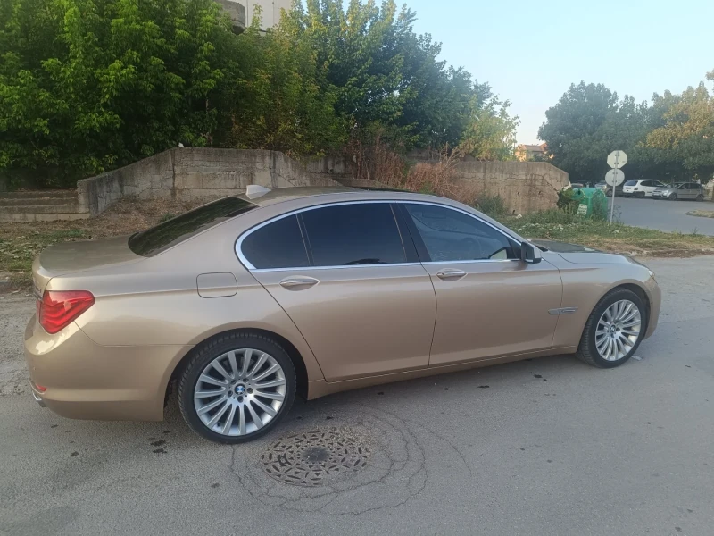 BMW 740, снимка 2 - Автомобили и джипове - 52076522
