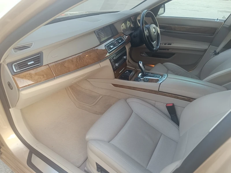 BMW 740, снимка 9 - Автомобили и джипове - 52076522