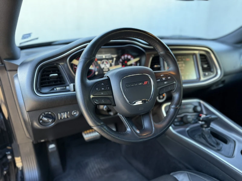 Dodge Challenger 5.7L V8 R/T, снимка 11 - Автомобили и джипове - 52196928