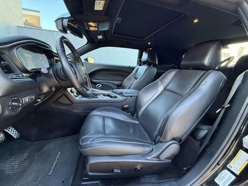 Dodge Challenger 5.7L V8 R/T, снимка 9 - Автомобили и джипове - 52196928