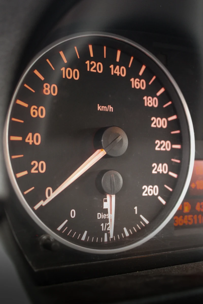 BMW 320, снимка 12 - Автомобили и джипове - 53141428