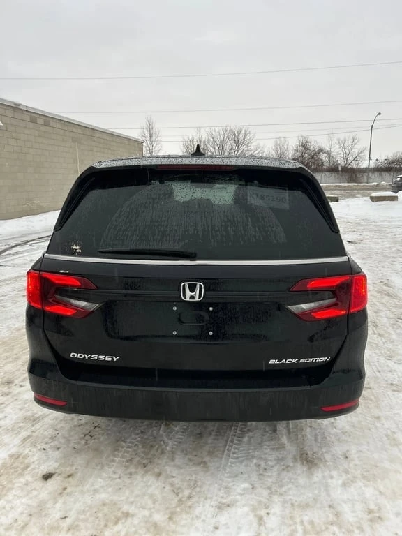 Honda Odyssey * Black Edition * CARFAX * БЕЗ ПЪРВОНАЧАЛНА ВНОСКА, снимка 4 - Автомобили и джипове - 53079183