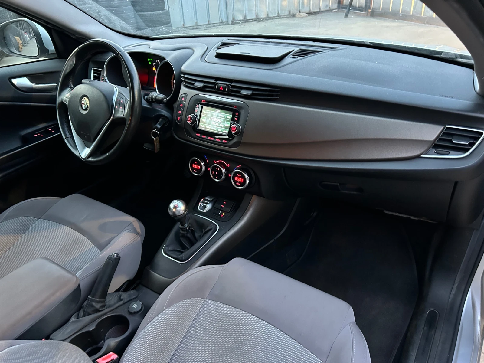 Alfa Romeo Giulietta 1.6d-105k. Facelift  - изображение 10