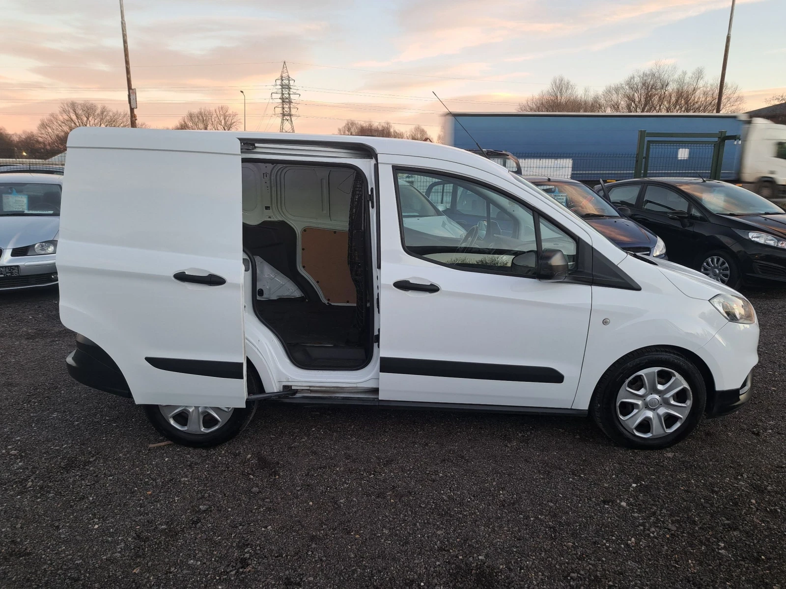 Ford Courier 1.5HDI 75PS.EVRO 6 ITALIA | Mobile.bg — изображение 11