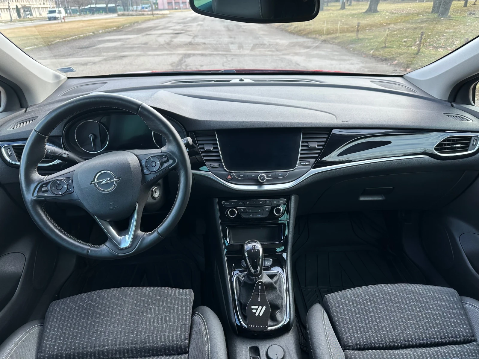 Opel Astra 1.2i 131�.�. | Mobile.bg � ����������� 16