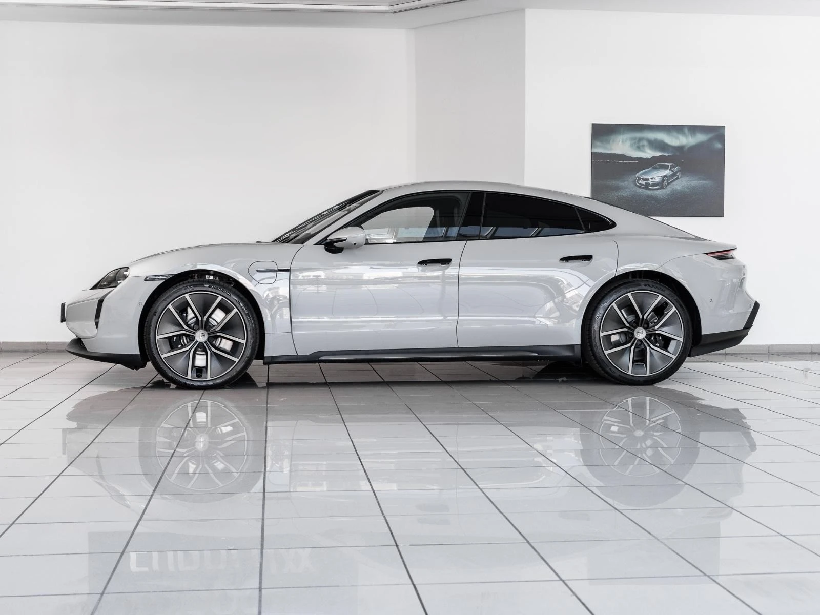 Porsche Taycan TURBO/SPORT CHRONO/HEAD UP/BOSE/PANO/MATRIX/ - изображение 3