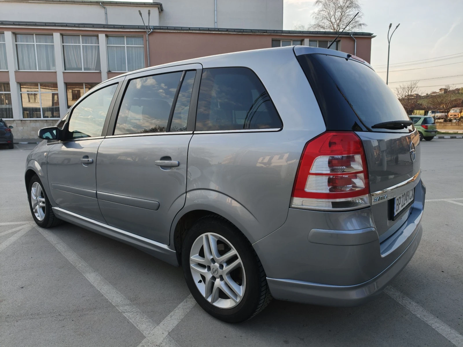 Opel Zafira 1.8 LPG COSMO, снимка 4 - Автомобили и джипове - 53987095