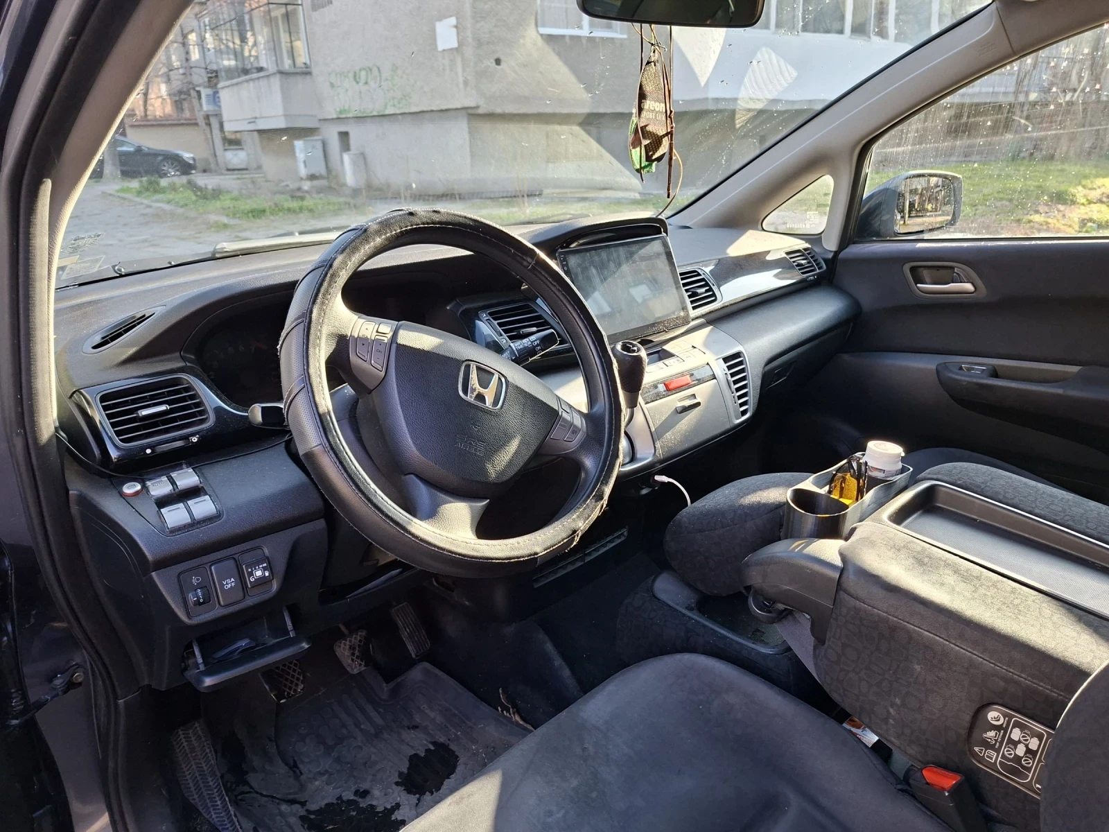 Honda Fr-v, снимка 2 - Автомобили и джипове - 54746957