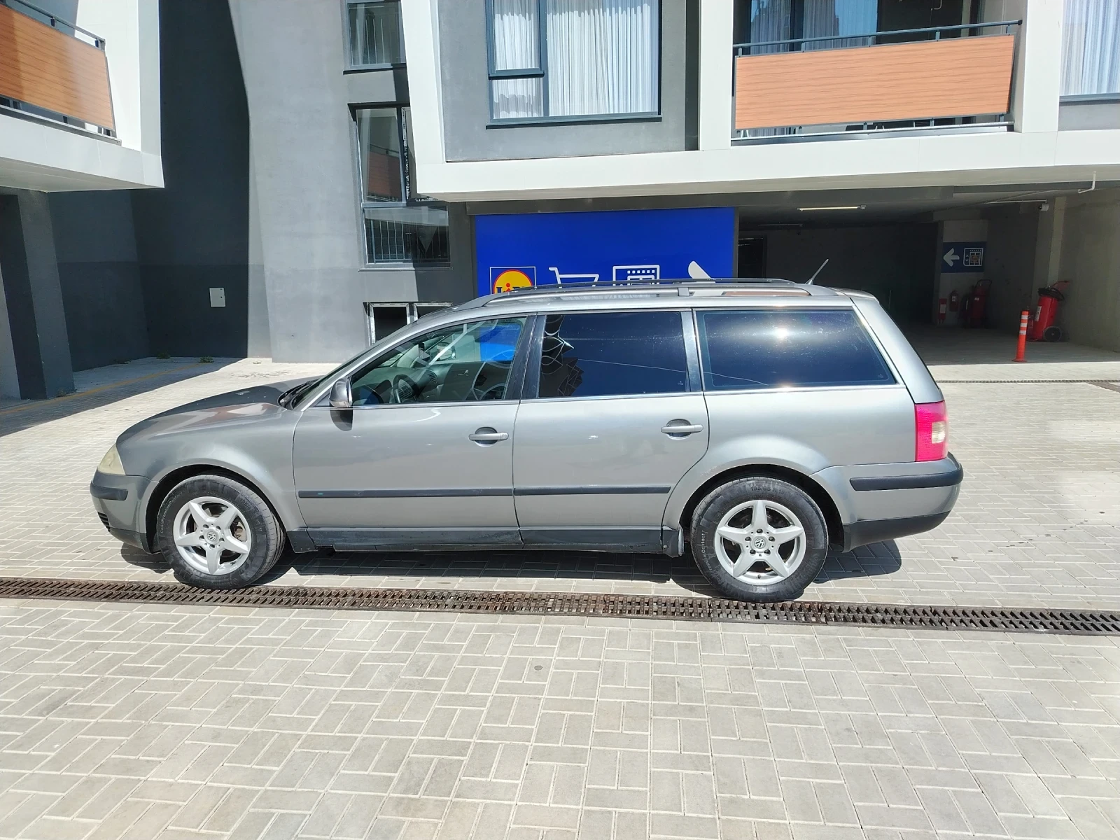 VW Passat 1.9tdi 101, снимка 6 - Автомобили и джипове - 54820090