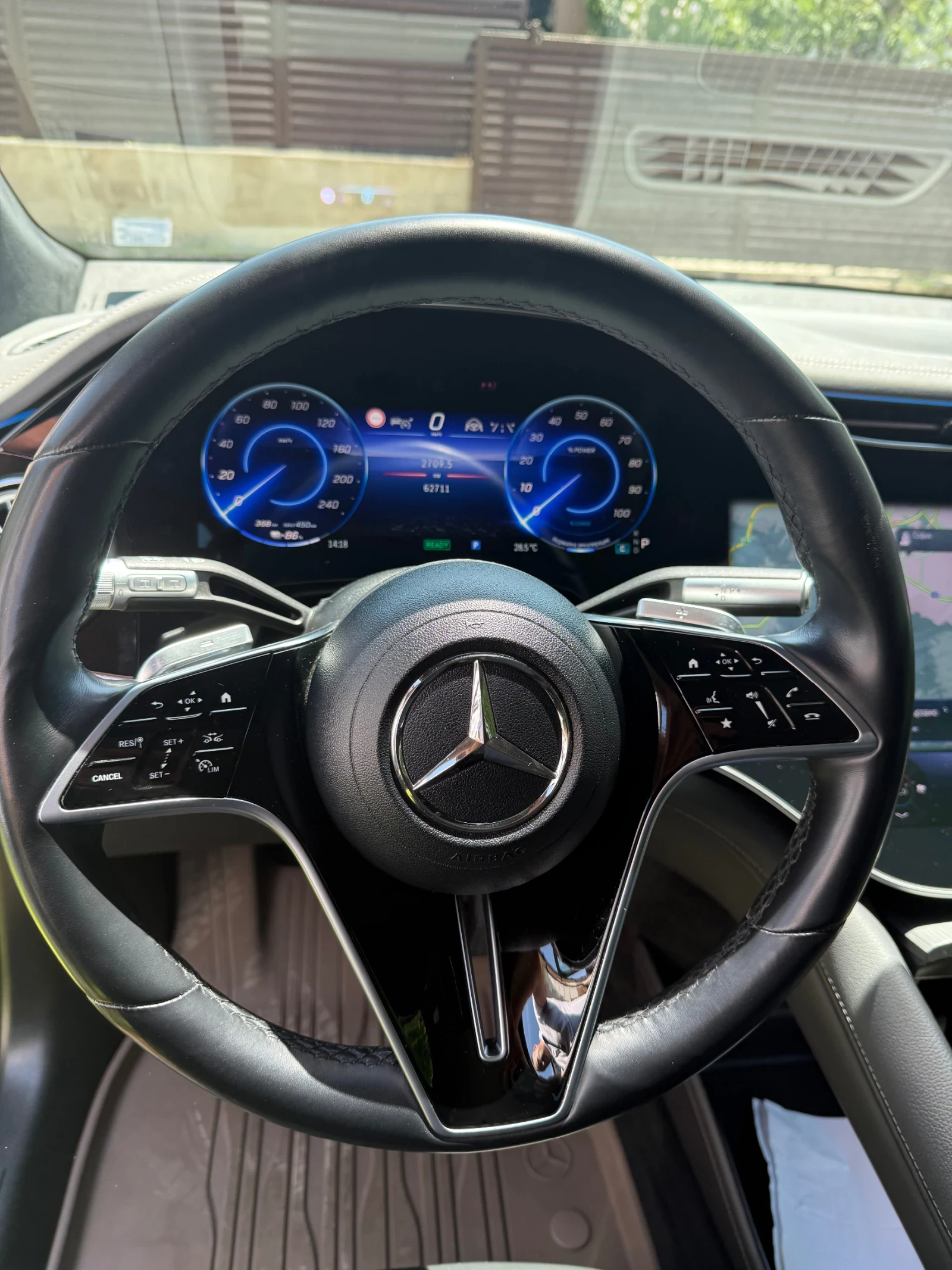 Mercedes-Benz EQS, снимка 7 - Автомобили и джипове - 55300707