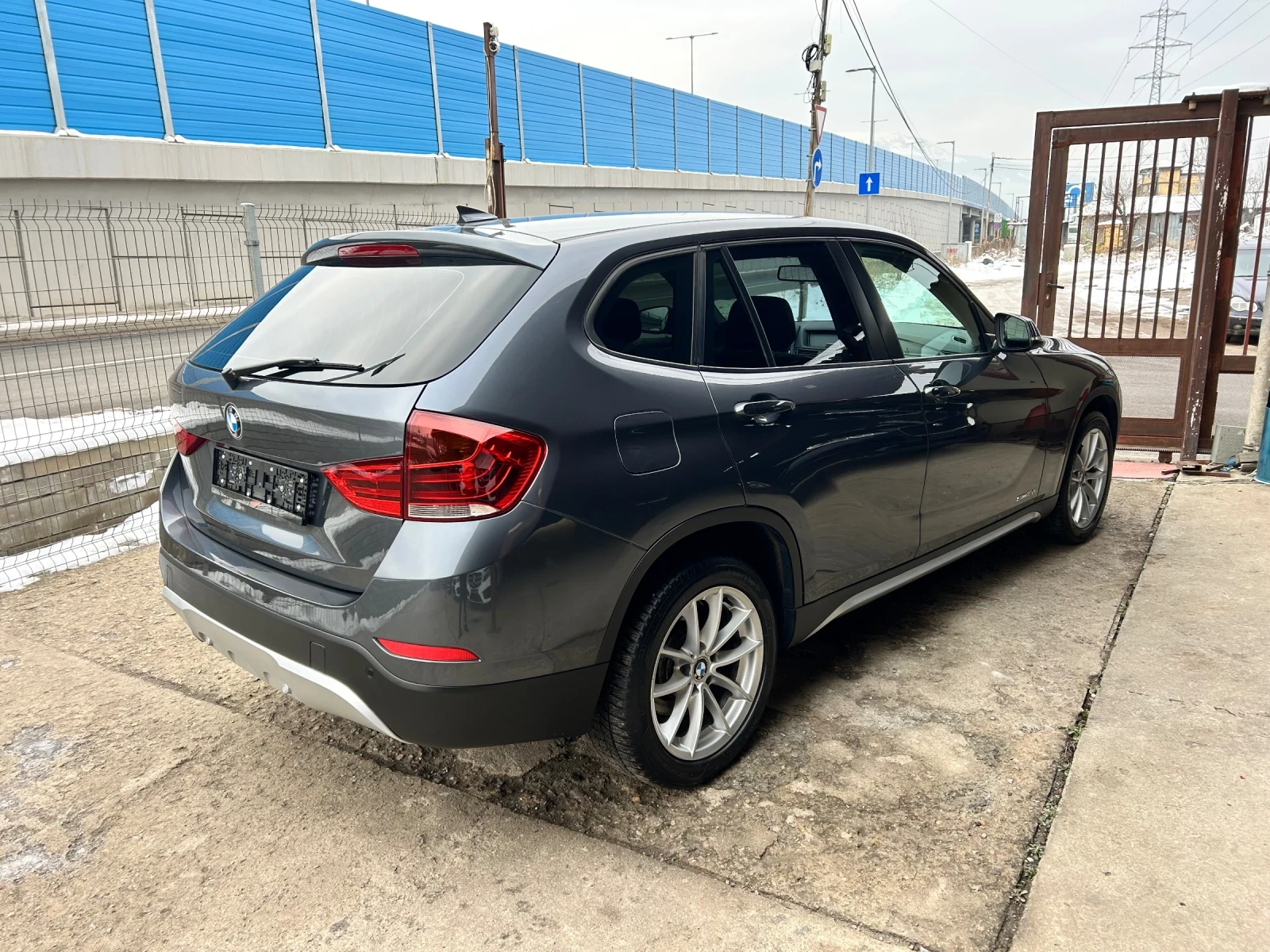 BMW X1 18d xLine SDRIVE - изображение 4