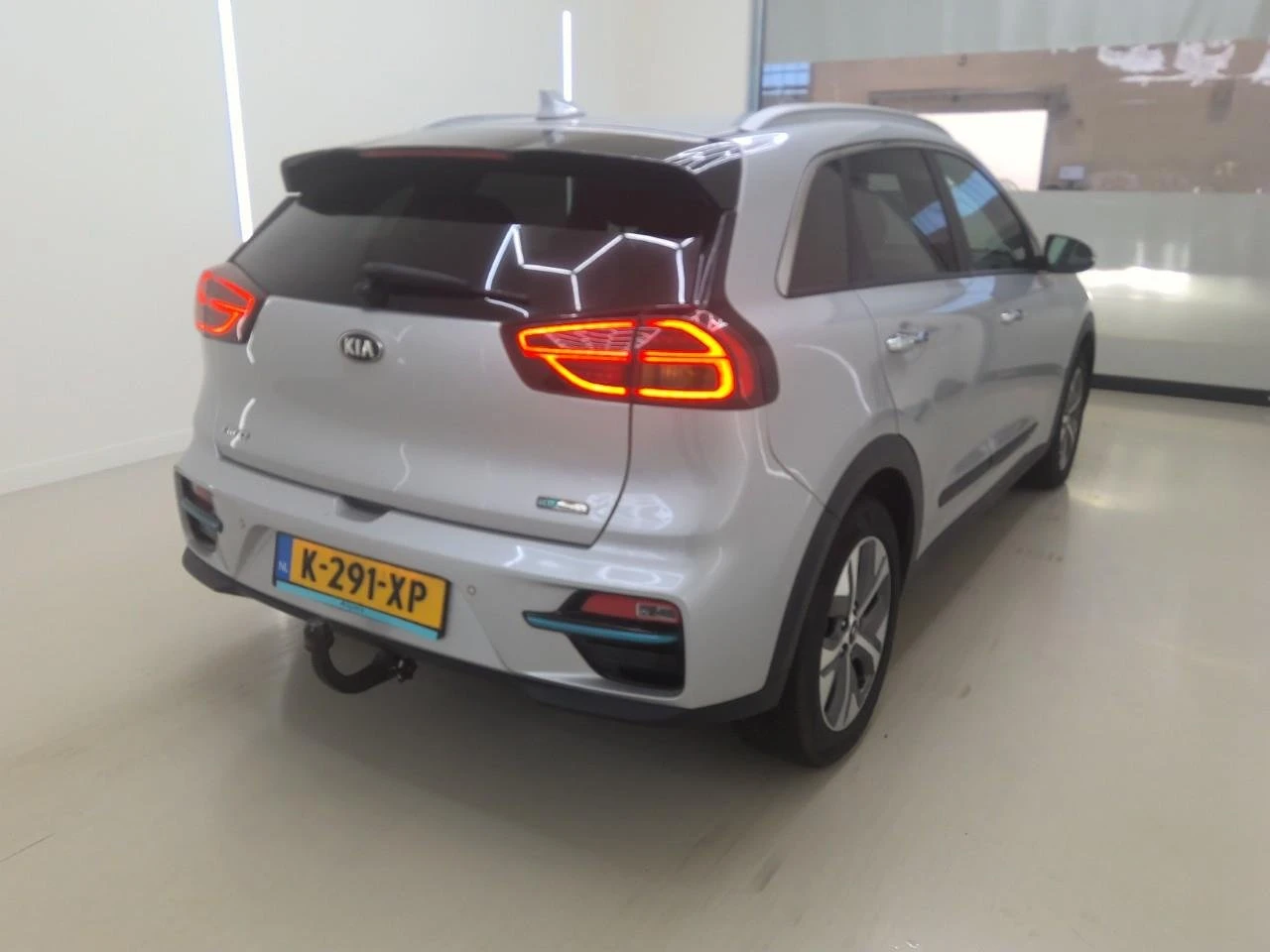 Kia Niro 64KWh/EXECUTIVE LINE/SOH100%/KIACONN/FULL!, снимка 3 - Автомобили и джипове - 53497693
