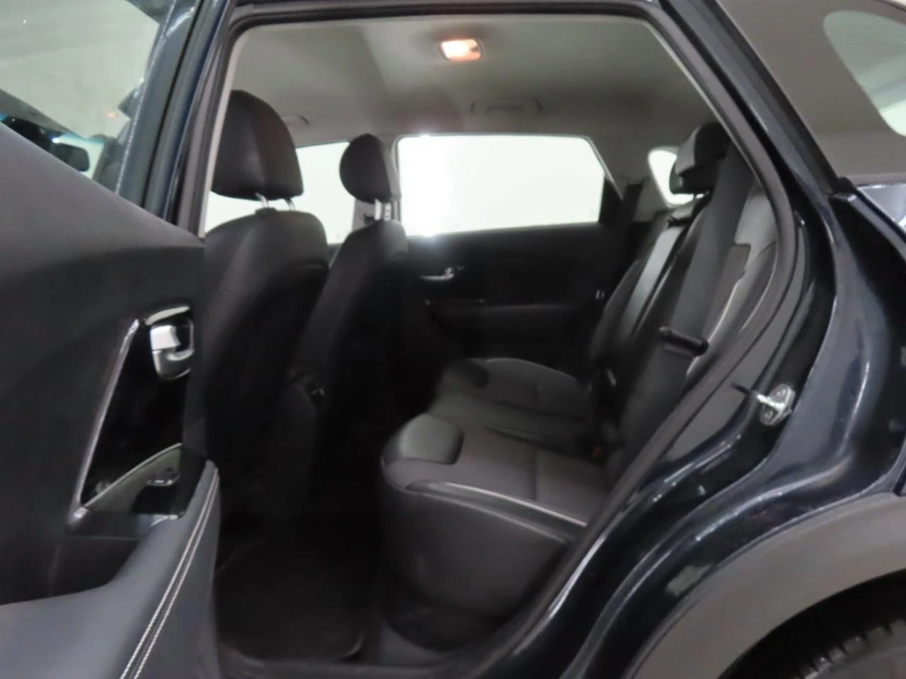 Kia Niro 64KWh/DYNAMIC LINE/SOH100%/KIA CONNECT/2020, снимка 9 - Автомобили и джипове - 53497693