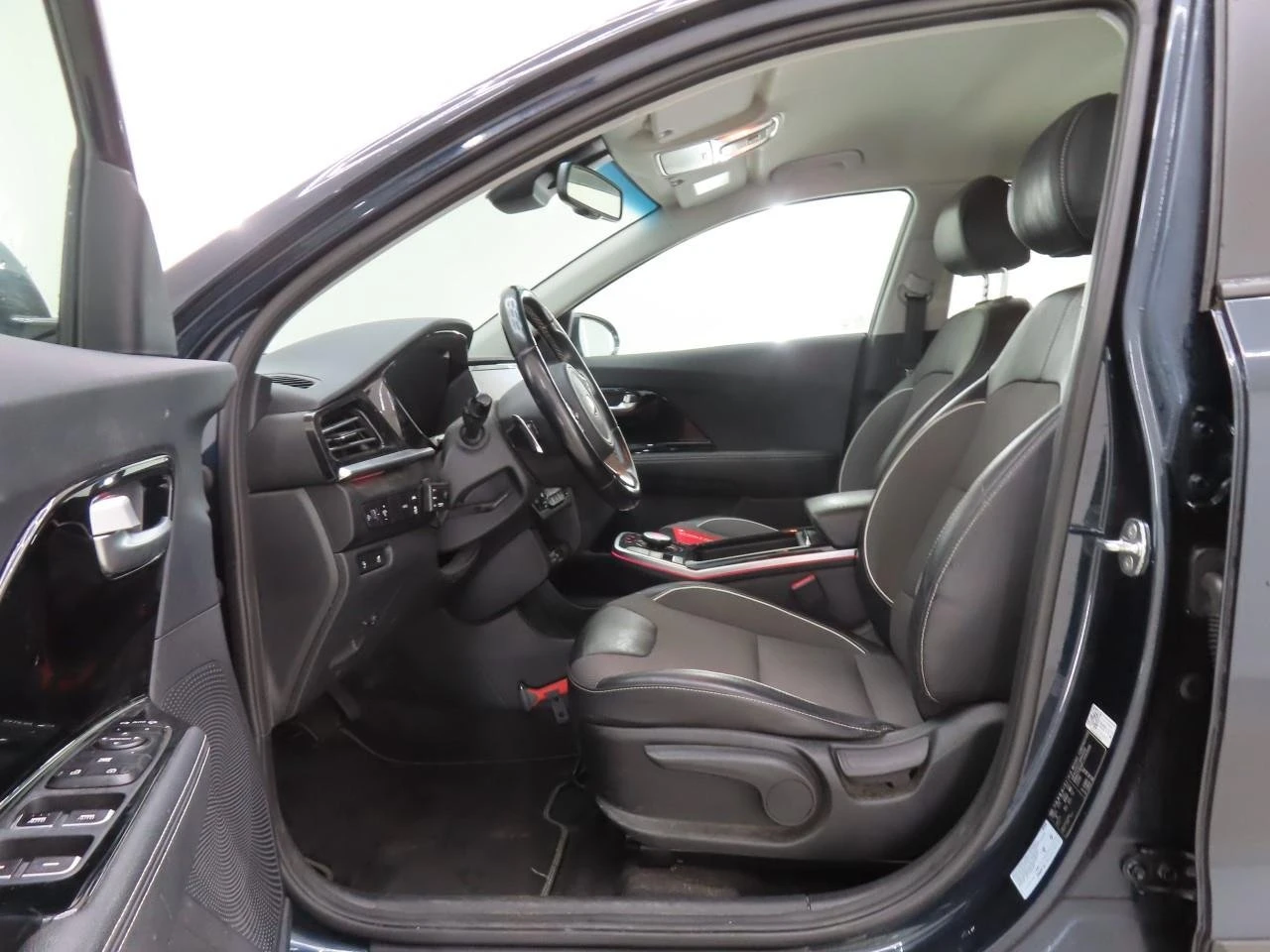 Kia Niro 64KWh/DYNAMIC LINE/SOH100%/KIA CONNECT/2020, снимка 8 - Автомобили и джипове - 53497693