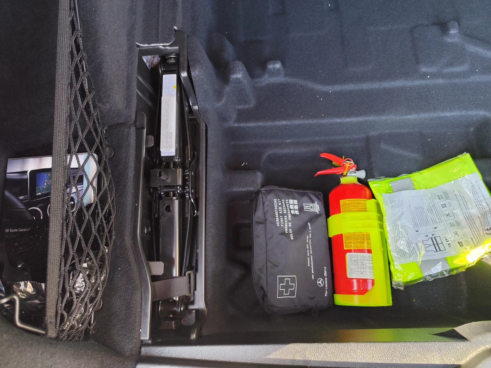 Mercedes-Benz GLC 350 147525km| AIRMATIC| ANDROID AUTO| 2 КОМПЛ. ДЖАНТИ, снимка 17 - Автомобили и джипове - 53685326