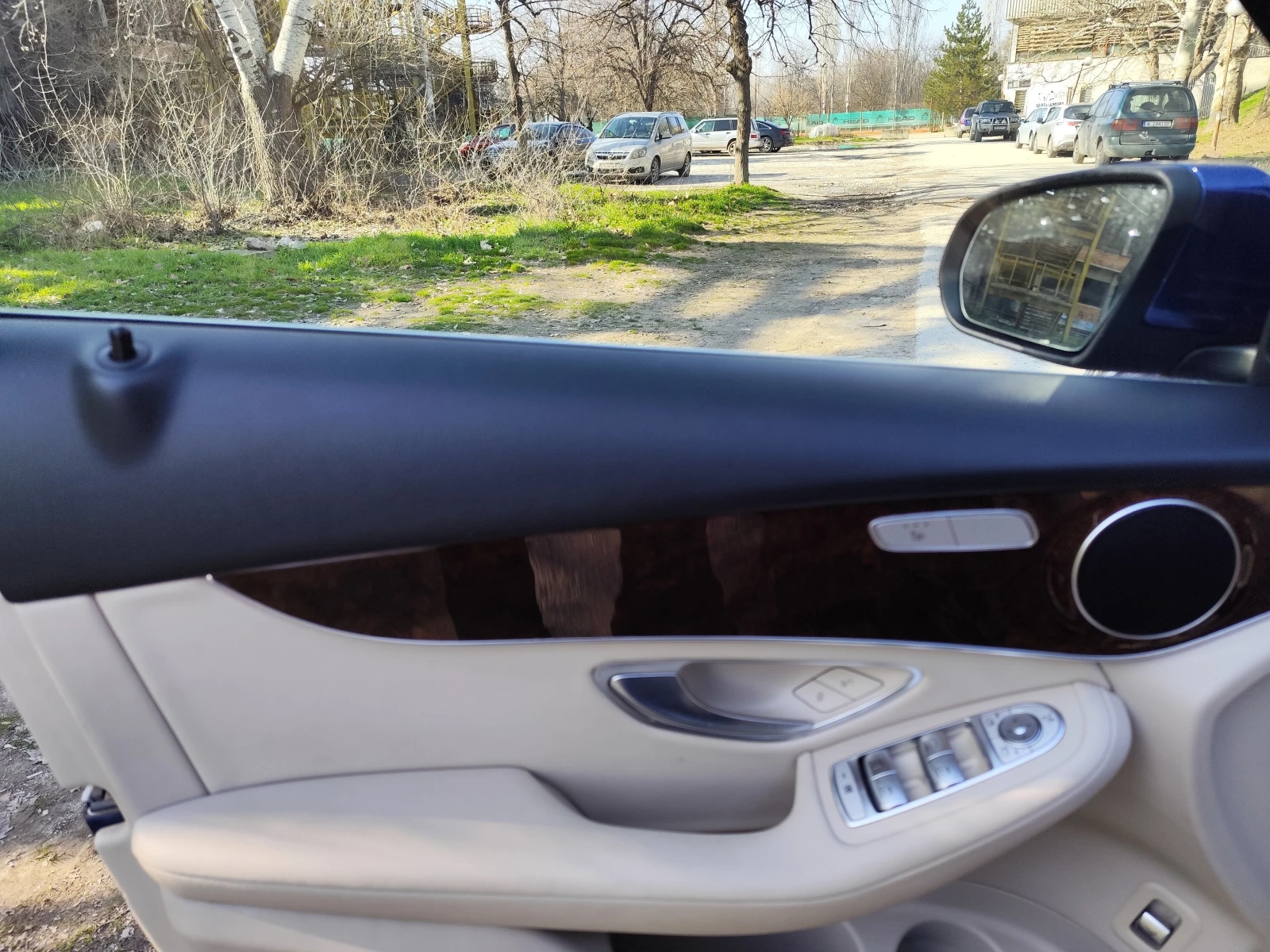 Mercedes-Benz GLC 350 147525km| AIRMATIC| ANDROID AUTO| 2 КОМПЛ. ДЖАНТИ, снимка 13 - Автомобили и джипове - 53685326