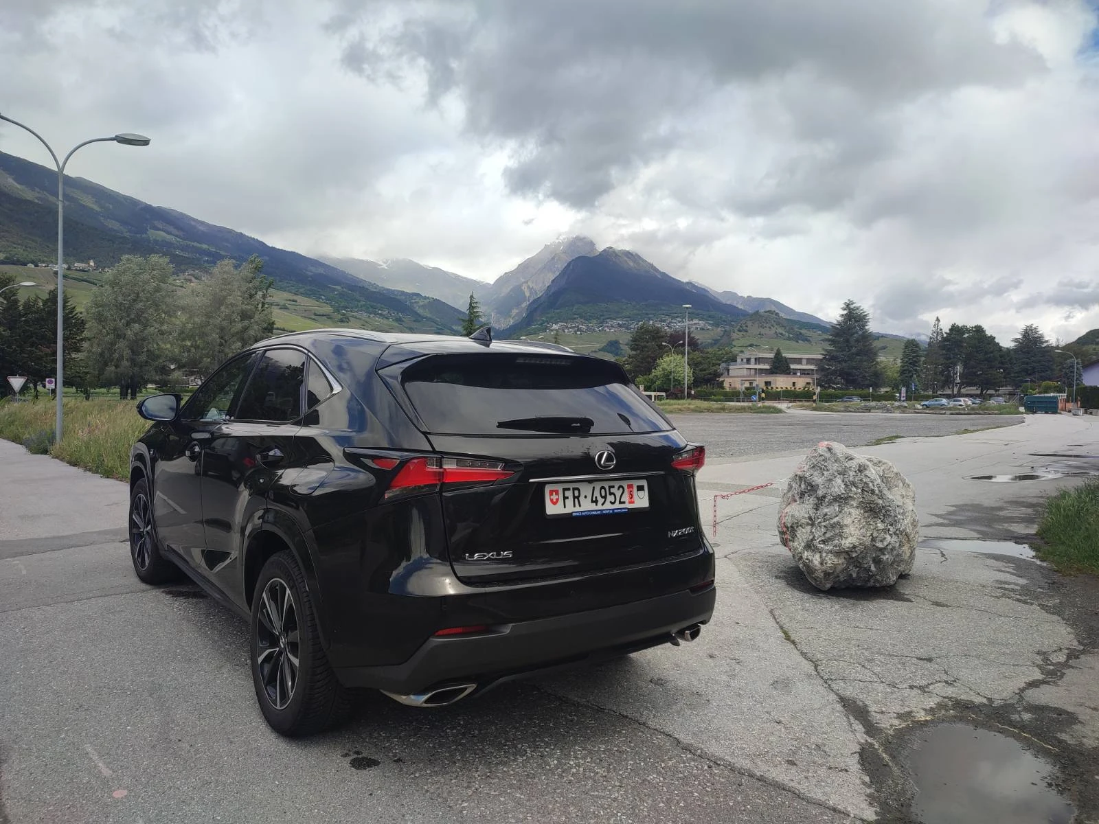 Lexus NX 200t 2.0 F-Sport, снимка 2 - Автомобили и джипове - 54638740