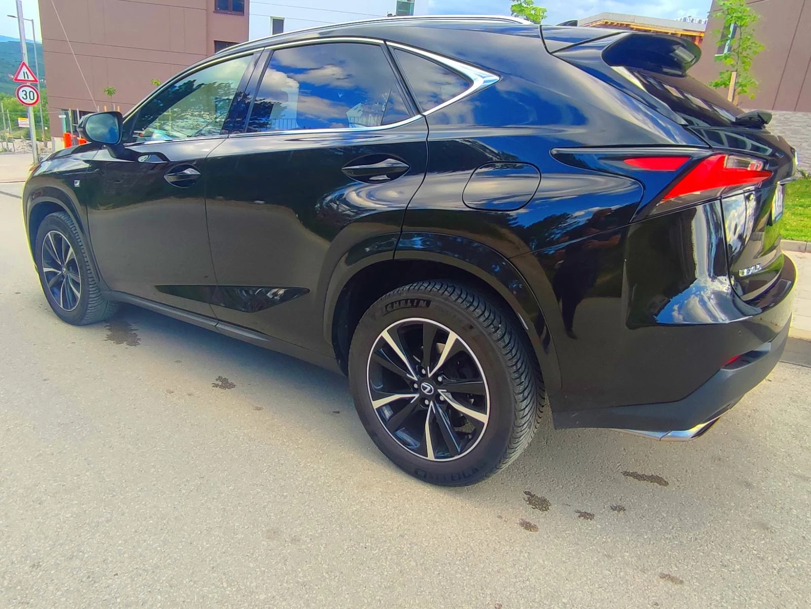 Lexus NX 200t 2.0 F-Sport, снимка 11 - Автомобили и джипове - 54638740