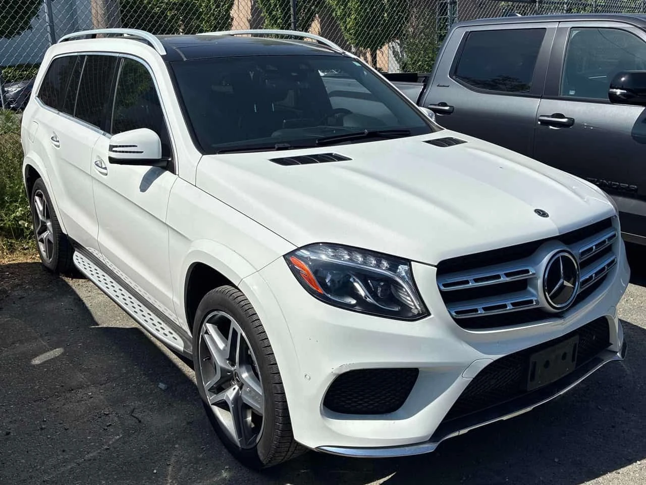 Mercedes-Benz GLS * 450 * CARFAX * БЕЗ ПЪРВОНАЧАЛНА ВНОСКА, снимка 3 - Автомобили и джипове - 54651627