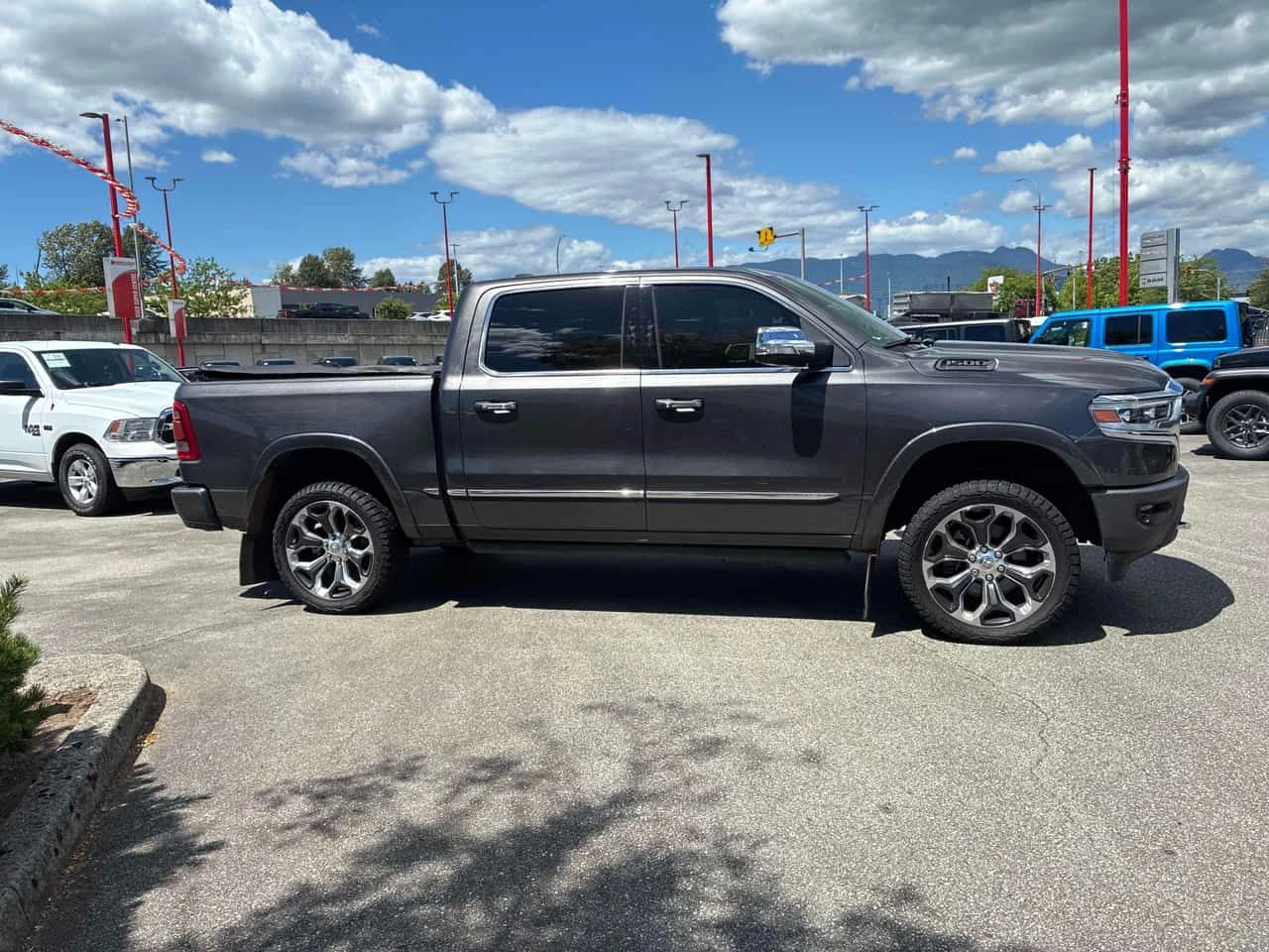Dodge RAM 1500  Limited / 360 / ОБДУХВАНЕ / АВТОКРЕДИТ , снимка 3 - Автомобили и джипове - 55046448