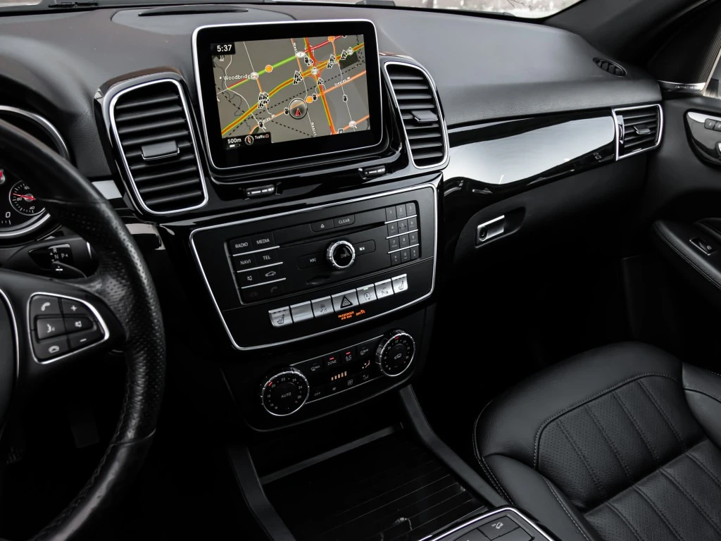 Mercedes-Benz GLE 350 350d 4MATIC | Panorama | Harman Kardon | 360 , снимка 12 - Автомобили и джипове - 55278466