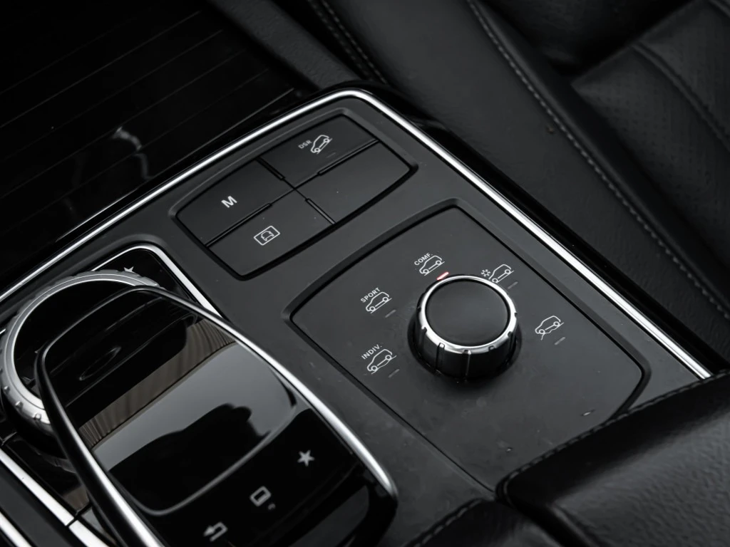 Mercedes-Benz GLE 350 350d 4MATIC | Panorama | Harman Kardon | 360 , снимка 13 - Автомобили и джипове - 55278466