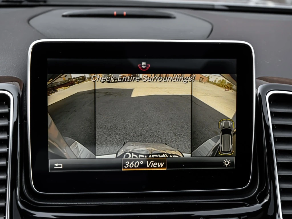 Mercedes-Benz GLE 350 350d 4MATIC | Panorama | Harman Kardon | 360 , снимка 16 - Автомобили и джипове - 55278466
