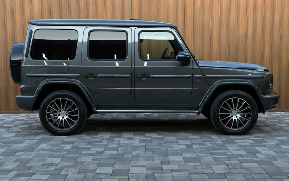 Mercedes-Benz G 500 AMG-Line 4.0 V8 4x4, снимка 2 - Автомобили и джипове - 56265677